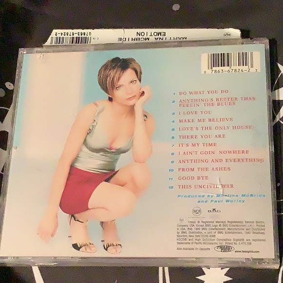 Martina McBride CD 12 Songs RCA Records hood shape original box - Picture 2 of 6